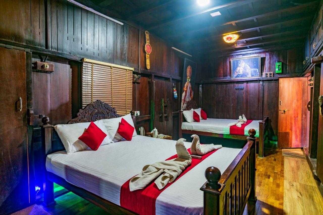 Castillo De Woods , The Private Luxury Villa , 8 Bhk, Vattavada Kottakamboor Exterior photo